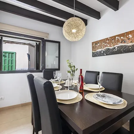 Casa Tipica Mallorquina En * Sa Pobla
